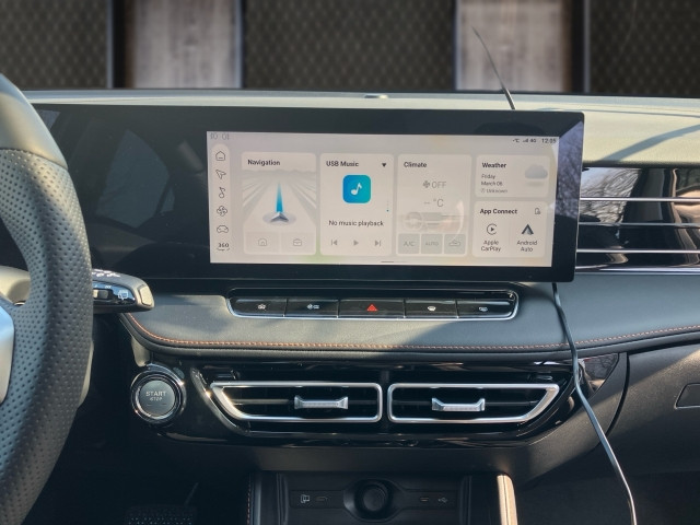 Bild 7: MG HS HEV Luxury Lenkradhzg. 25.5
