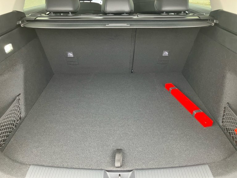 Bild 9: MG HS HEV Luxury Lenkradhzg. 25.5