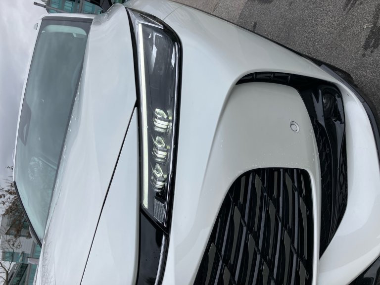 Bild 11: MG HS HEV Luxury Lenkradhzg. 25.5