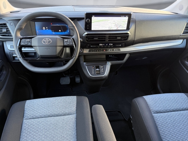 Bild 4: Toyota Proace Verso L1 5-türig Teamplayer 2,2L Diesel 8-S