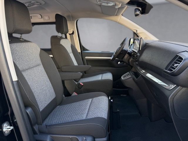 Bild 6: Toyota Proace Verso L1 5-türig Teamplayer 2,2L Diesel 8-S