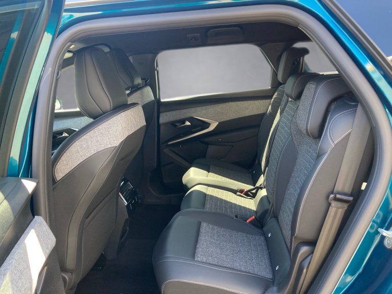 Bild 11: Peugeot 5008 Allure Hybrid 145 e-DCS6