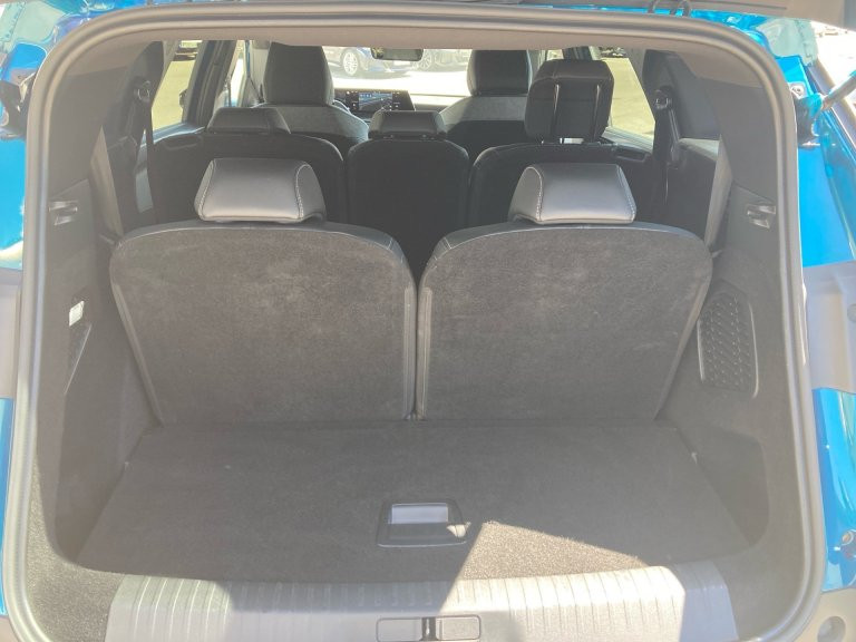 Bild 12: Peugeot 5008 Allure Hybrid 145 e-DCS6