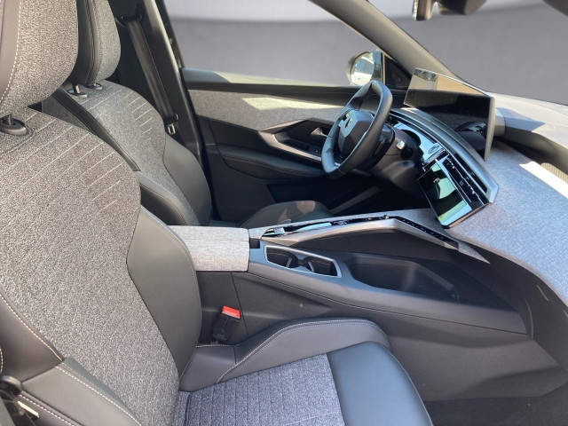 Bild 10: Peugeot 5008 Allure Hybrid 145 e-DCS6