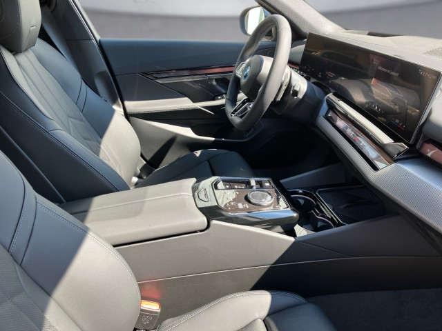 Bild 10: BMW 550e xDrive Limousine G60 XB1