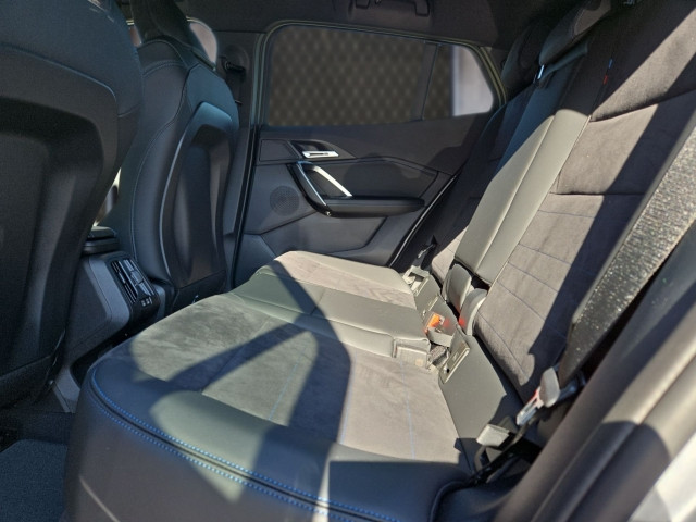 Bild 11: BMW iX2 eDrive 20 U10