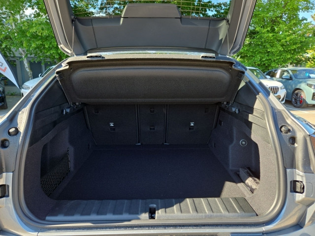 Bild 12: BMW iX2 eDrive 20 U10