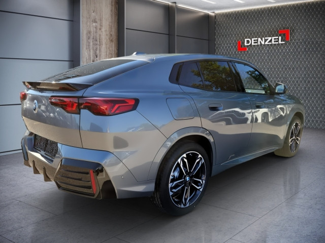 Bild 3: BMW iX2 eDrive 20 U10