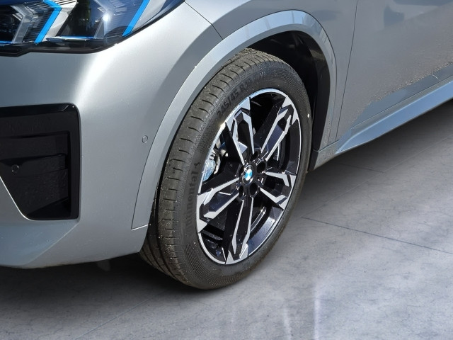 Bild 7: BMW iX2 eDrive 20 U10
