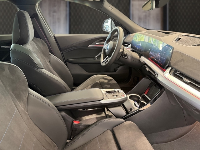 Bild 10: BMW iX2 eDrive20 U10 HB0