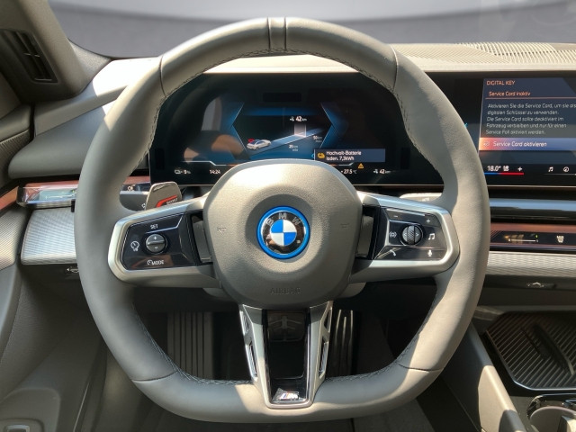Bild 9: BMW i5 eDrive40 Limousine