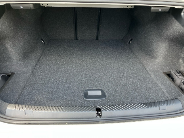 Bild 12: BMW i5 eDrive40 Limousine