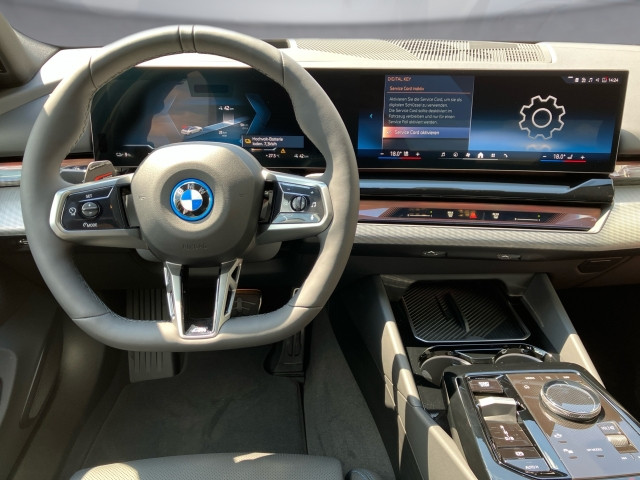Bild 8: BMW i5 eDrive40 Limousine