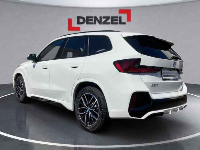 Bild 2: BMW iX1 xDrive30 U11