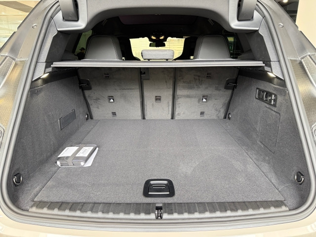 Bild 12: BMW PKW i-Serie iX xDrive45