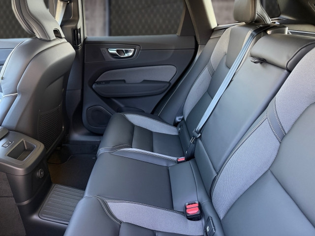 Bild 8: VOLVO PKW XC60 Black Edition Ultra, T6 eAWD Plug-in Hybrid, Elektrisch