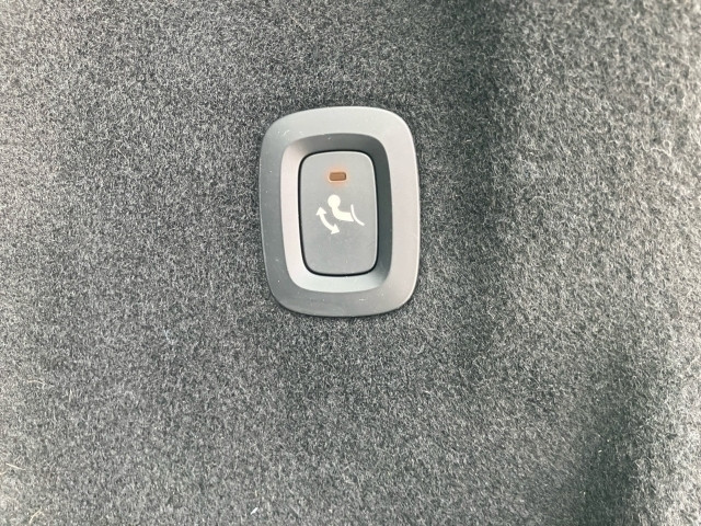 Bild 5: VOLVO PKW XC60 B4 AWD Momentum Pro Geartronic