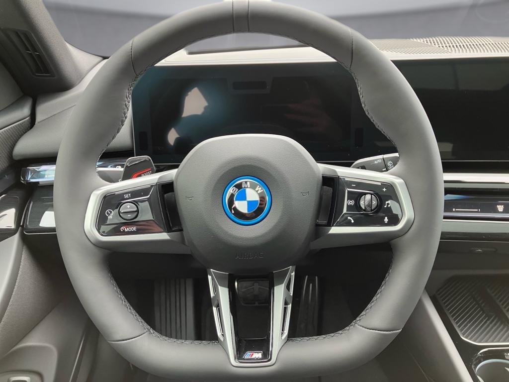 Bild 9: BMW i5 xDrive40 Touring
