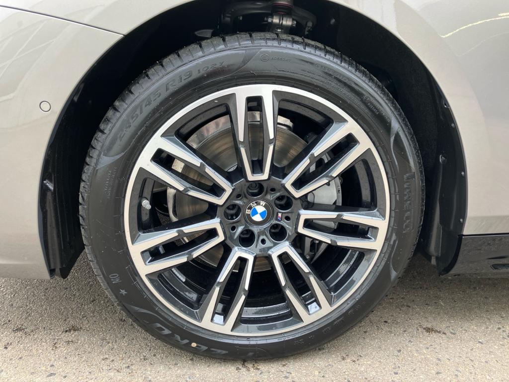Bild 7: BMW i5 xDrive40 Touring