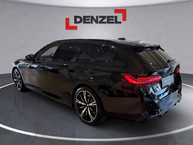 Bild 2: BMW i5 xDrive40 Touring
