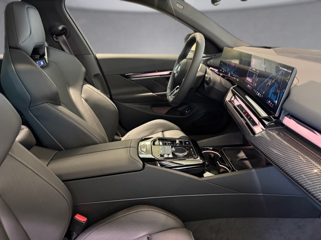 Bild 7: BMW i5 xDrive40 Touring