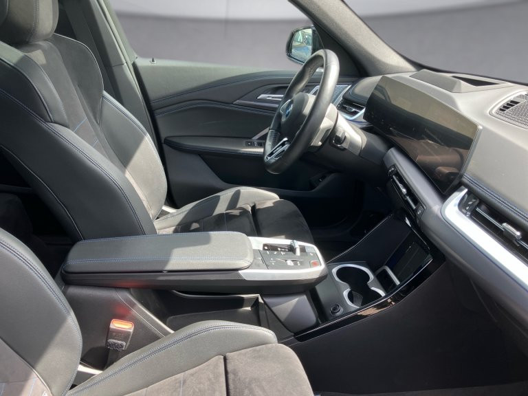 Bild 7: BMW iX1 xDrive30 U11 XE2