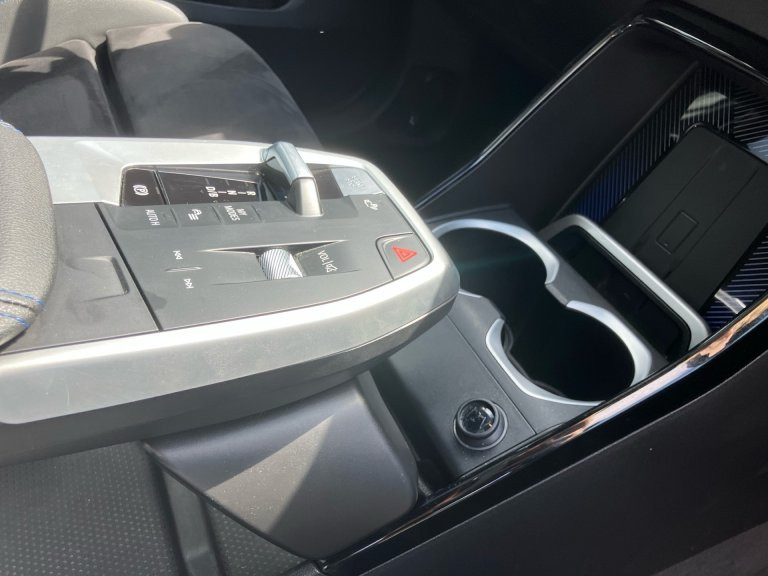 Bild 8: BMW iX1 xDrive30 U11 XE2