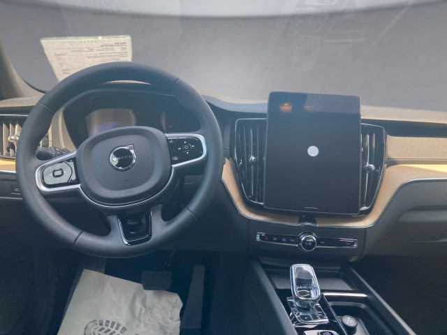 Bild 6: VOLVO PKW XC60 Ultra, T6 eAWD Plug-in Hybrid, Elektrisch/Benzin, Dark