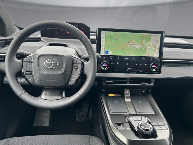 Bild 8: Toyota Toyota C-HR+ 5-Türer Teamplayer Elektromotor / 77