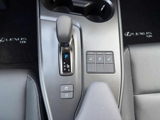 Bild 13: Lexus UX300h F-Sport Design FWD Hybrid