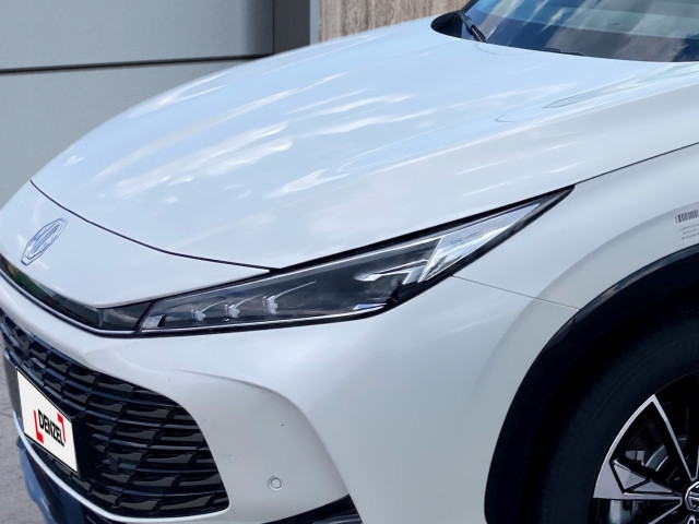 Bild 6: MG HS HEV Luxury Lenkradhzg. 25.5 Österreich-Paket