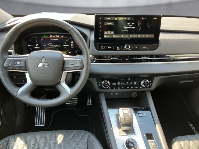Bild 8: Mitsubishi Outlander PHEV 2,4 4WD Diamond 2-tone Leder