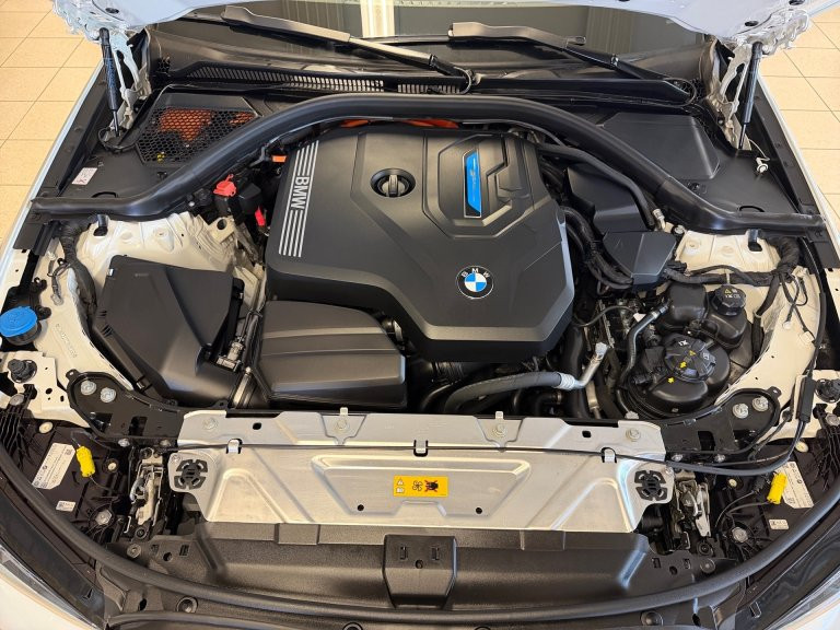 Bild 14: BMW 330e xDrive Touring G21