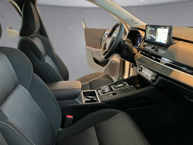 Bild 10: Mitsubishi Outlander PHEV 2,4 4WD Inform AT 25