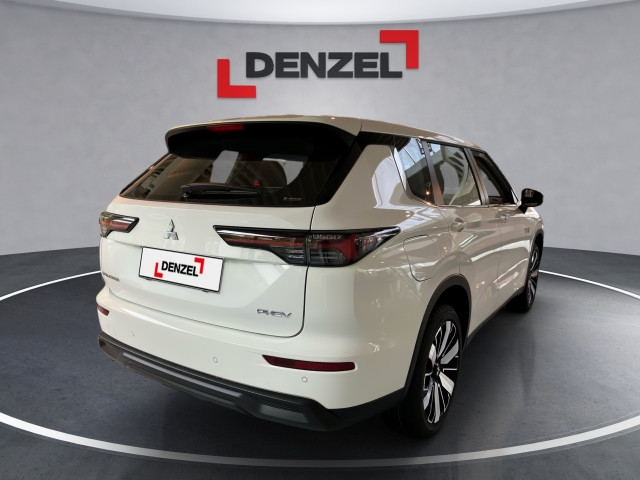 Bild 3: Mitsubishi Outlander PHEV 2,4 4WD Inform AT 25