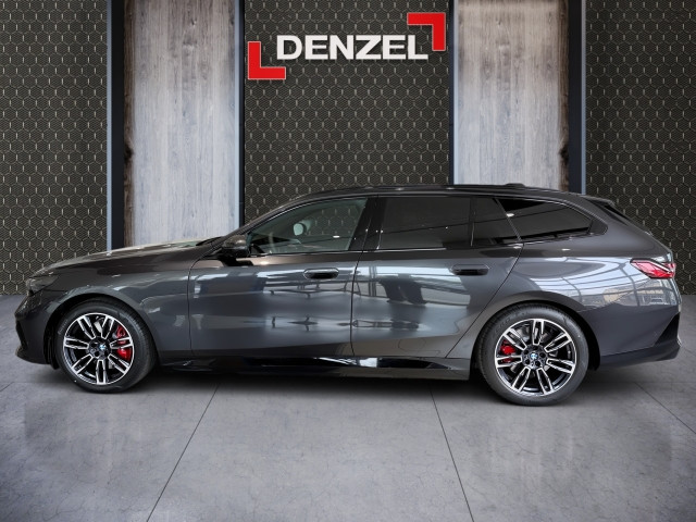 Bild 1: BMW i5 eDrive40 Touring