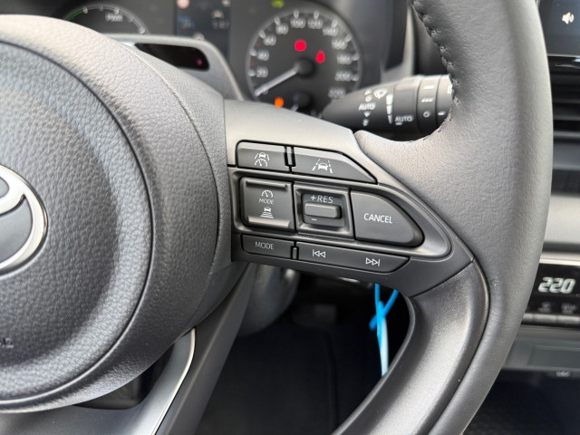 Bild 14: Toyota Yaris - 1,5 l Hybrid  Active