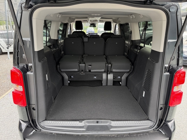 Bild 12: Toyota Proace Verso L2 5-türig Teamplayer 2,2L Diesel 8-S