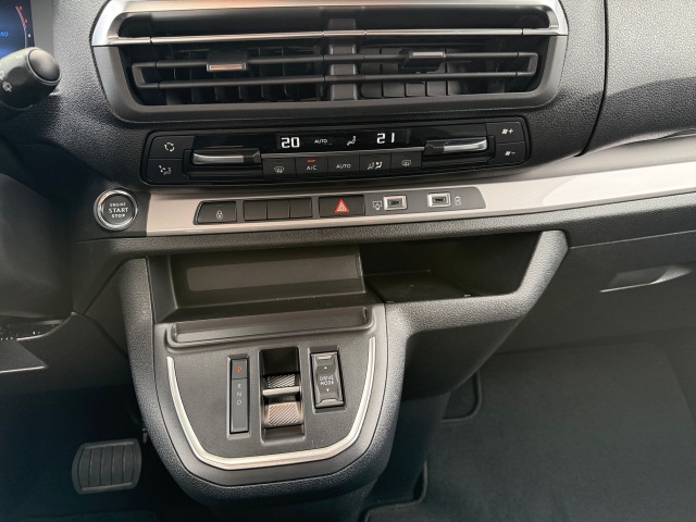 Bild 14: Toyota Proace Verso L2 5-türig Teamplayer 2,2L Diesel 8-S