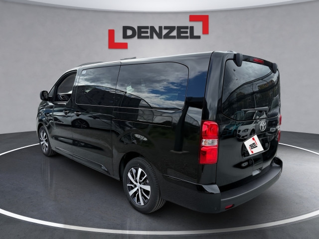 Bild 2: Toyota Proace Verso L2 5-türig Teamplayer 2,2L Diesel 8-S