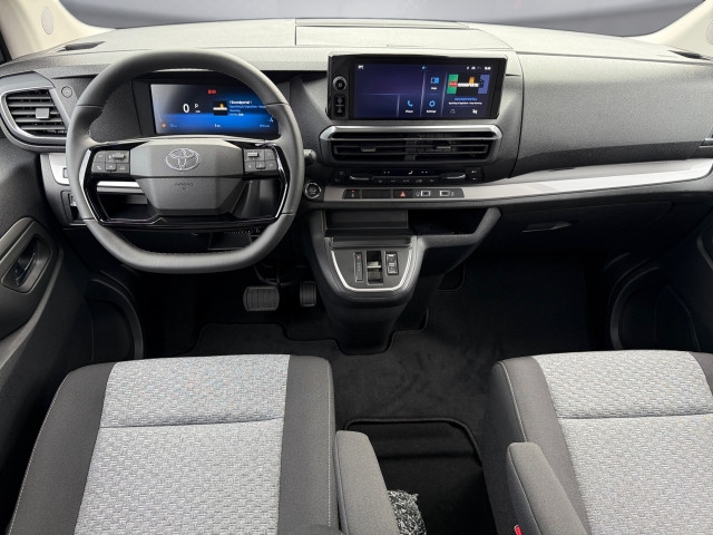Bild 8: Toyota Proace Verso L2 5-türig Teamplayer 2,2L Diesel 8-S