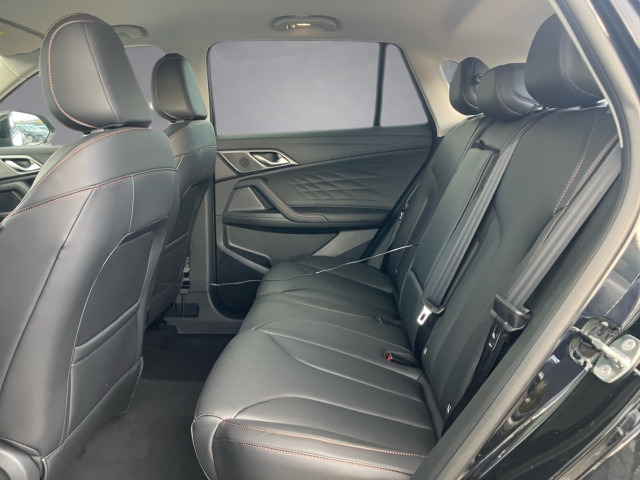 Bild 9: MG HS HEV Luxury Lenkradhzg. 25.5