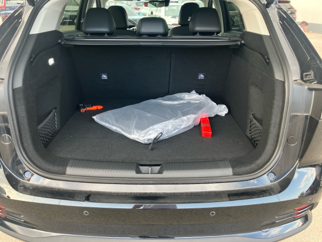 Bild 10: MG HS HEV Luxury Lenkradhzg. 25.5