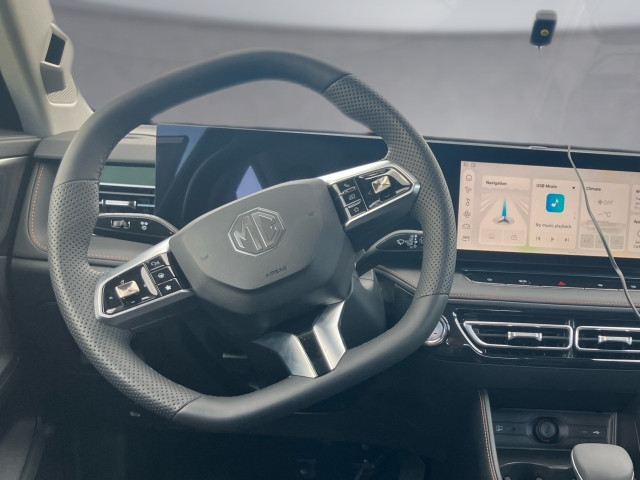 Bild 7: MG HS HEV Luxury Lenkradhzg. 25.5