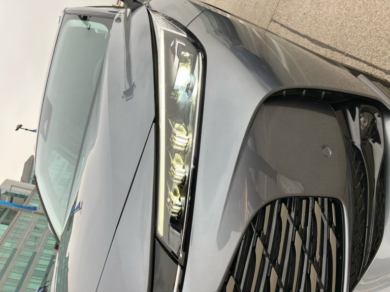 Bild 11: MG HS HEV Luxury Lenkradhzg. 25.5