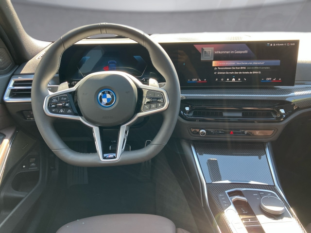 Bild 8: BMW 330e xDrive Touring
