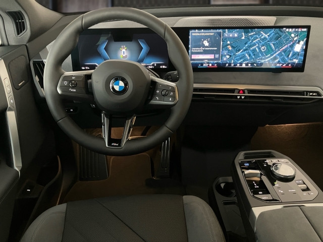 Bild 9: BMW PKW i-Serie iX xDrive45