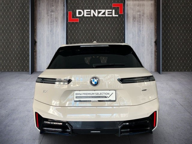 Bild 4: BMW PKW i-Serie iX xDrive45