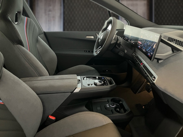 Bild 8: BMW PKW i-Serie iX xDrive45