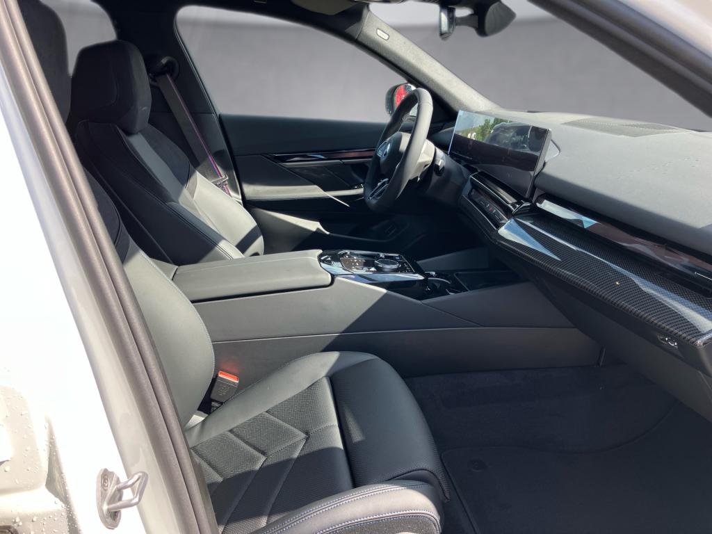 Bild 10: BMW i5 eDrive40 Touring